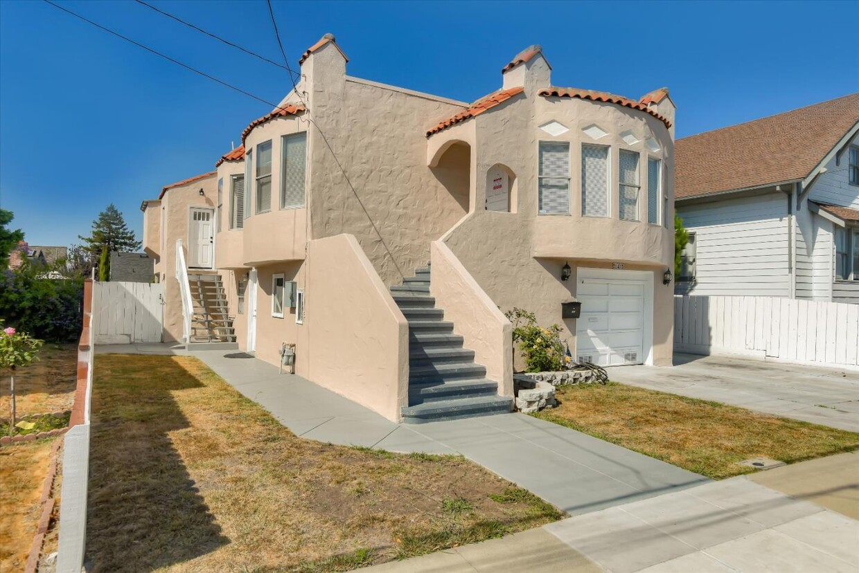 Primary Photo - 141 Santa Clara Ave