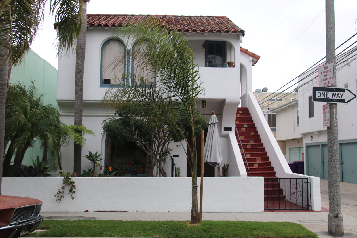 Primary Photo - 20 Park Ave