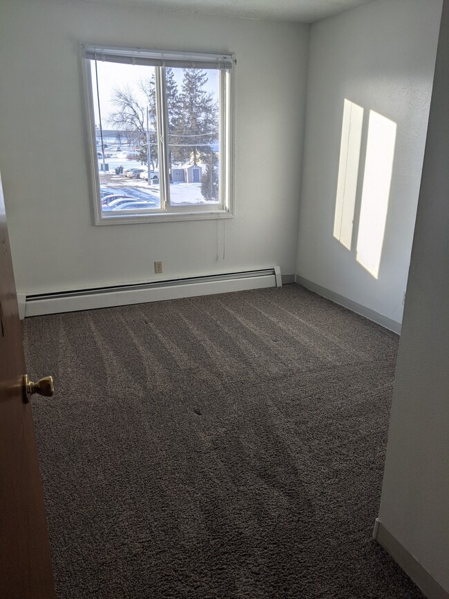 CourtYard Apartments 1420 Jefferson St Alexandria, MN Apartments