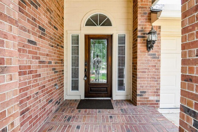 Building Photo - 2318 Appian Way