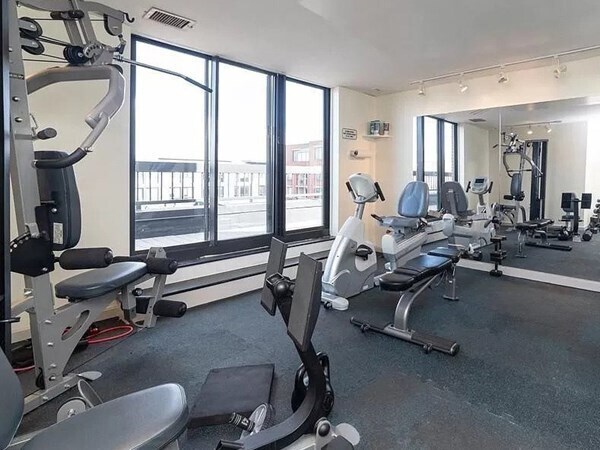 Foto del edificio - 85 Brainerd Rd