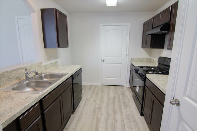 Foto del edificio - 18519 Queesborough Creek Rd