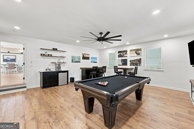 Foto del edificio - 4225 Twin Rivers Dr