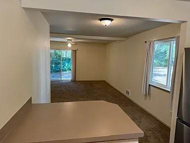 Photo - Spacious 2 Bedroom Duplex with Cozy Features Townhome