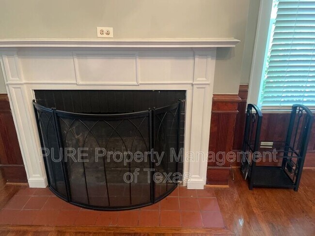 Foto del edificio - 1307 W Lake Dr