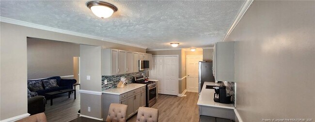 Building Photo - 258 Kenwood Dr