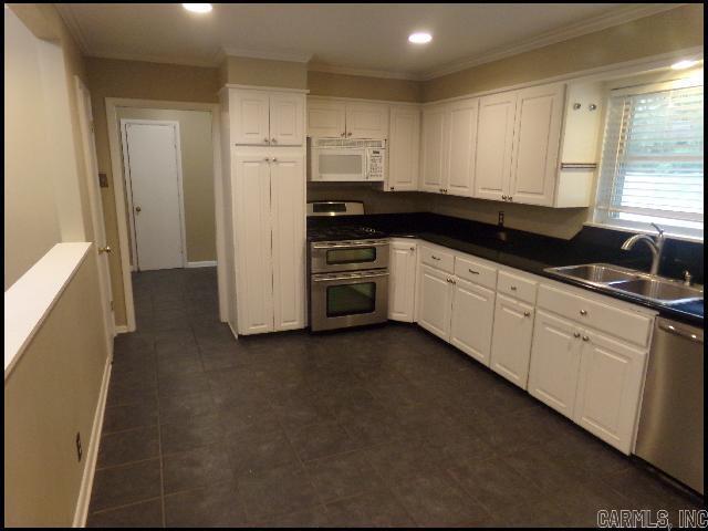 Foto del edificio - 4404 Greenway Dr