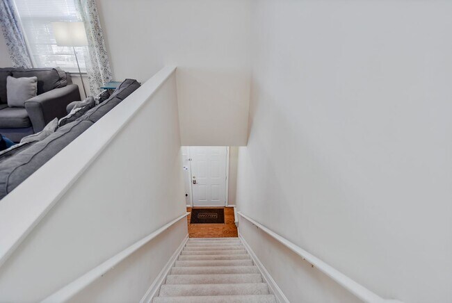 Foto del edificio - 5003 Hollington Dr