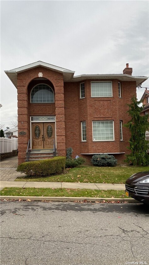Primary Photo - 58-26-58255 255th St