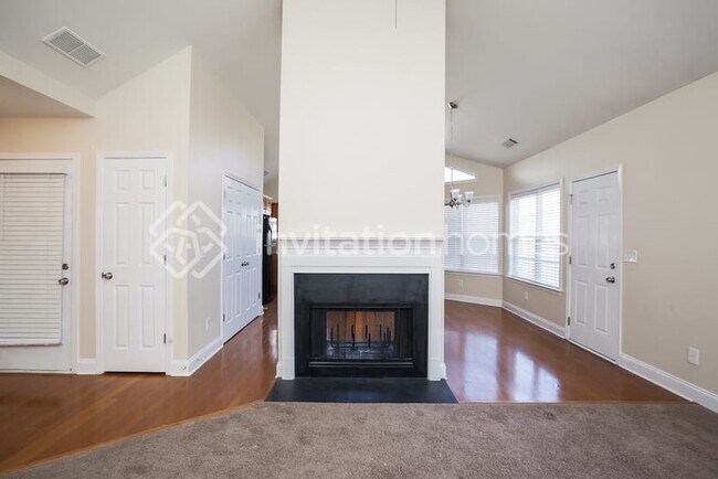 Building Photo - 475 Hunnicutt Rd SE