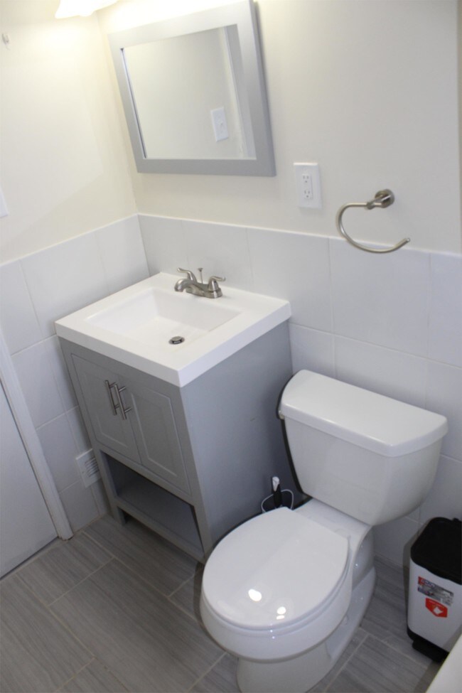 Foto del edificio - 7829 Pelham Rd