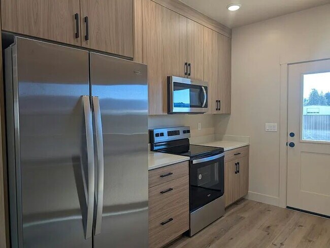 Foto del edificio - Modern 2 Bedroom Living in Ephraim – Sunrise Village – $1,385/mo