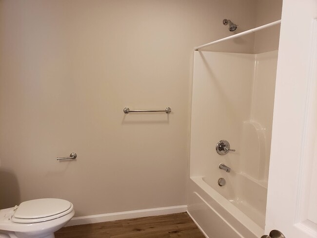 Foto del edificio - 800 Smith Grove Rd