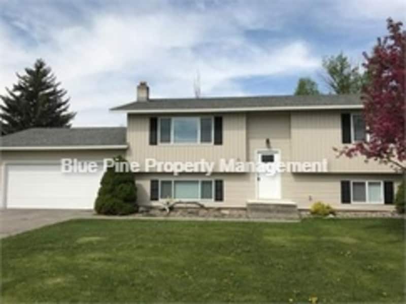 Primary Photo - 465 Lyn Ave
