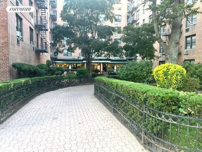 Building Photo - 1213 Avenue Z
