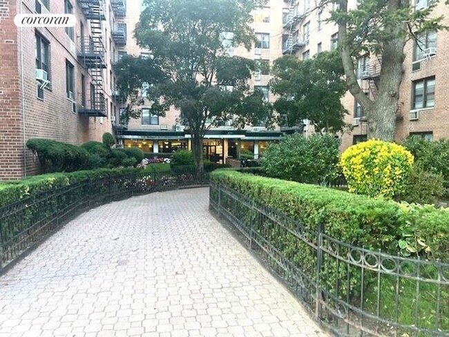 Foto del edificio - 1213 Avenue Z