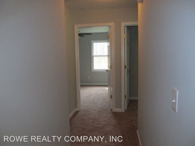 Foto del edificio - 4 br, 2 bath House - 8006 ROCKY CREEK DRIVE *