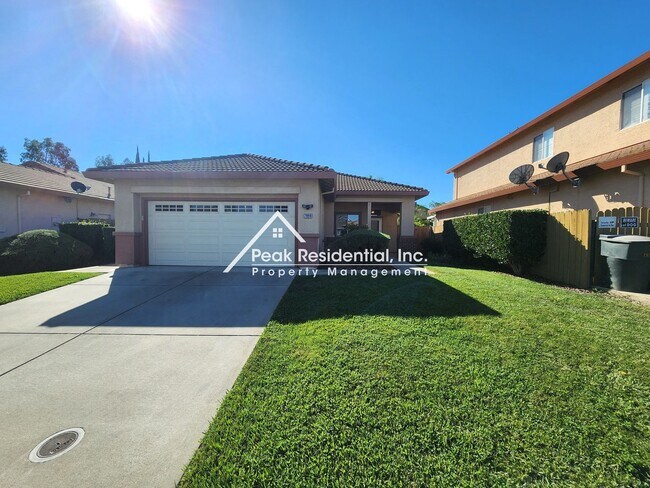 Building Photo - Wonderful Vintage Park 3bd/2ba Home with 2...