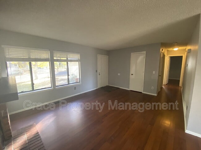 Building Photo - 15941 E Princeton Ave