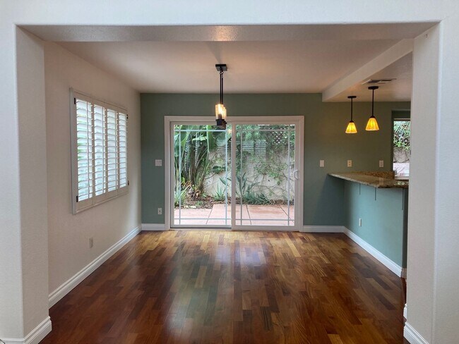 Foto del edificio - Available NOW Charming 3-Bedroom Home for ...