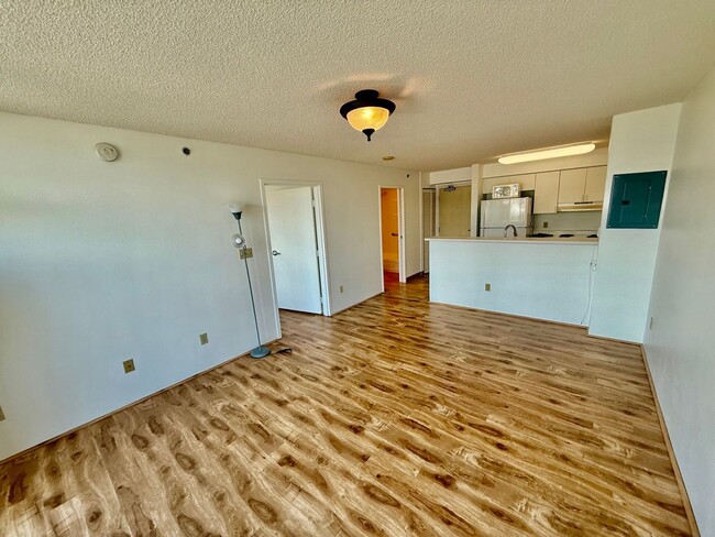 Foto del edificio - 1BD/1BA/1 Covered Parking