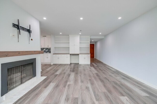 Foto del edificio - 230 S Catalina Ave