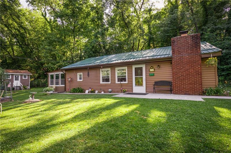 Primary Photo - 237 Magill Rd