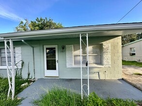 Building Photo - 1107 E Main St