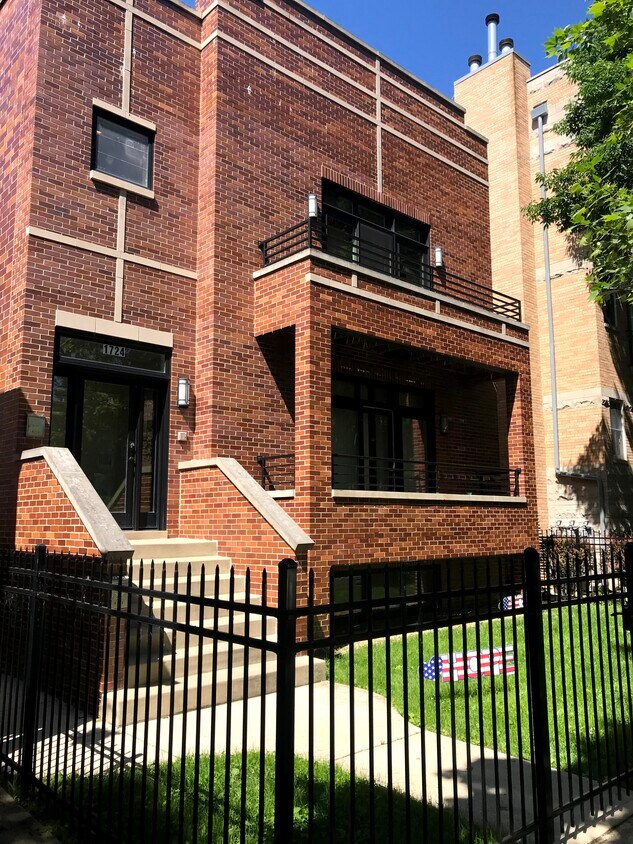 Primary Photo - 1724 W Berwyn Ave