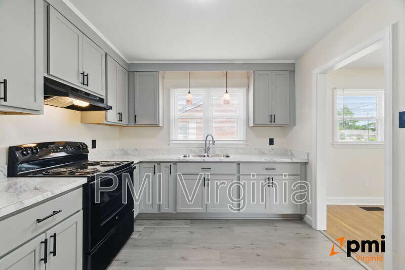 Primary Photo - 34 Whitaker Ave