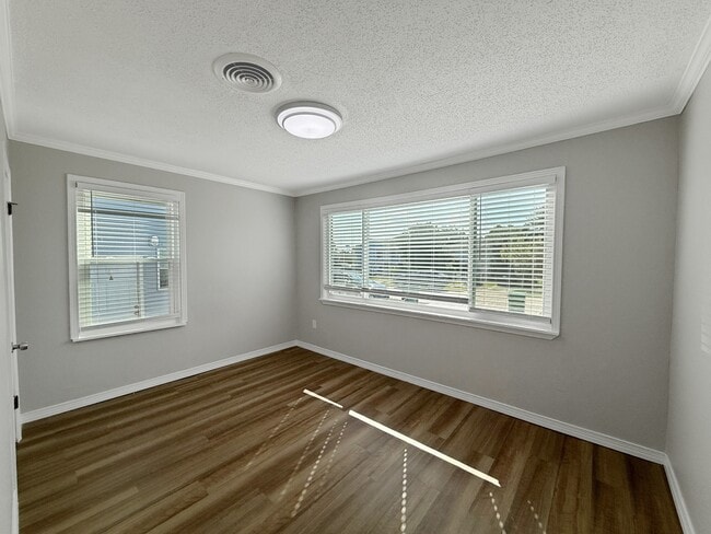 Foto del edificio - 911 Central Ave