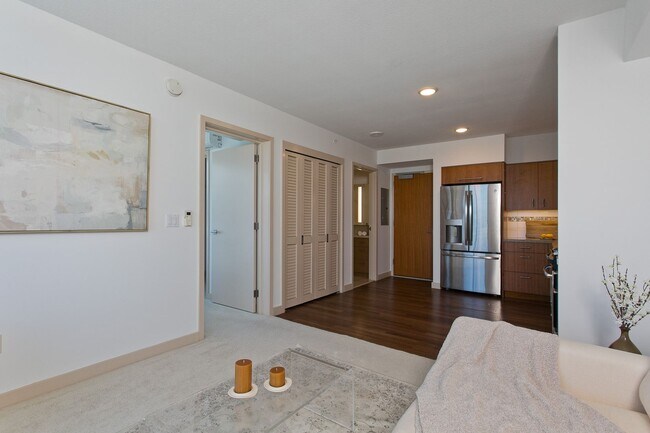 Foto del edificio - Modern 1-Bedroom Condo in Kakaako – 20th F...