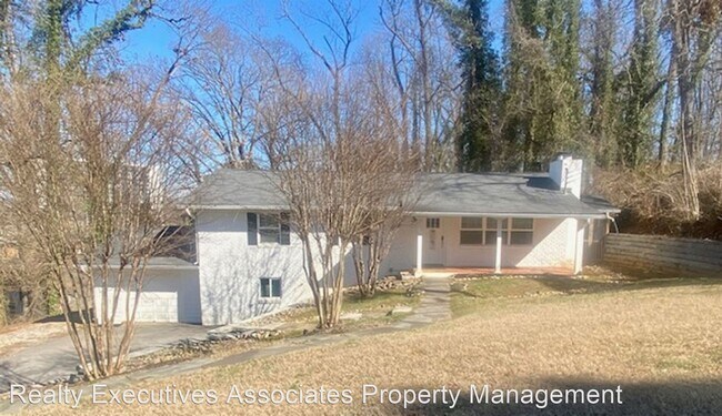 Building Photo - 4 br, 3 bath House - 408 Kendall Road