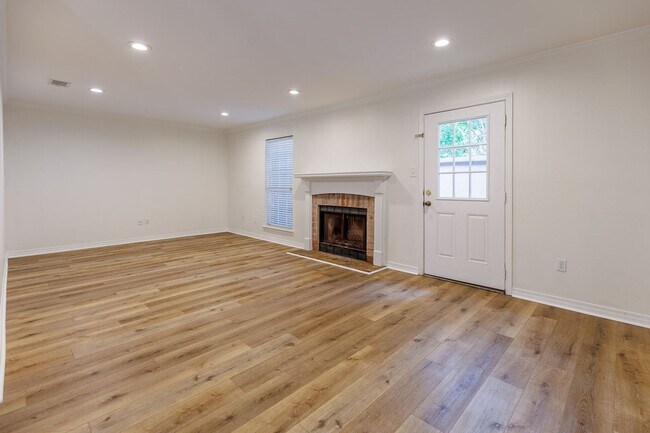 Foto del edificio - 3/2 Townhouse near USA! GATED! Students Welcome!