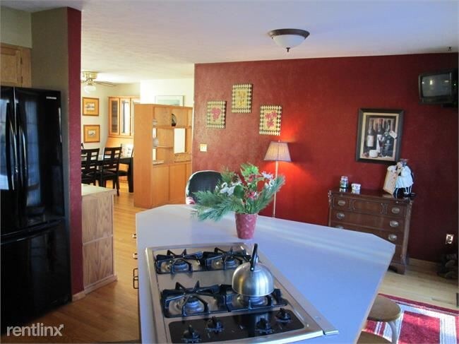Building Photo - 5497 Raritan Pl