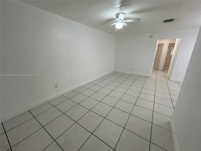 Foto del edificio - 5600 NW 15th St