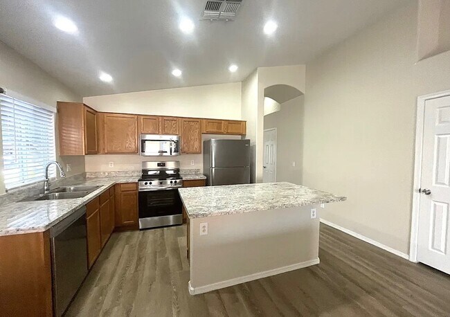 Foto del edificio - 5260 Parkglen Ave