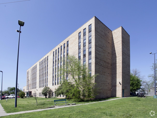 Primary Photo - Inhofe Plaza