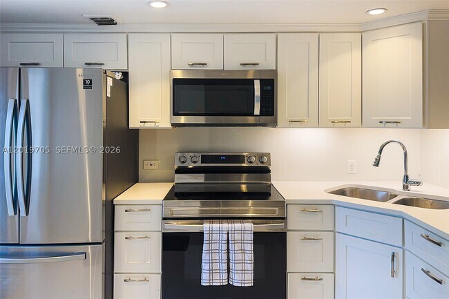 Foto del edificio - 3200 N Palm Aire Dr