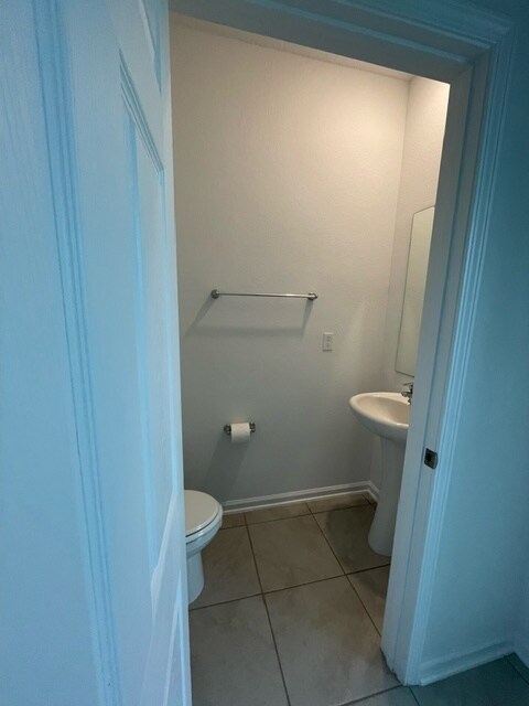 Foto del edificio - 236 Elmhurst Ln