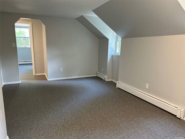Foto del edificio - 174 Mills Pond Rd
