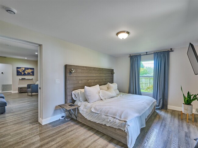 Foto del edificio - 801 NE 15th St