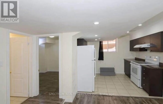 Building Photo - 109 George Robinson Dr