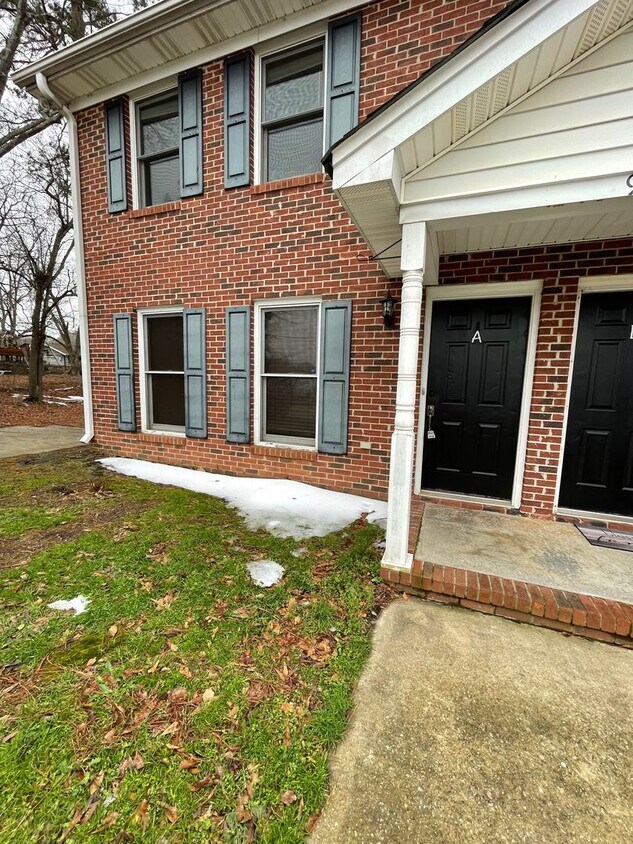 Primary Photo - Lovely 2 bedroom Townhome in Fountain Inn
