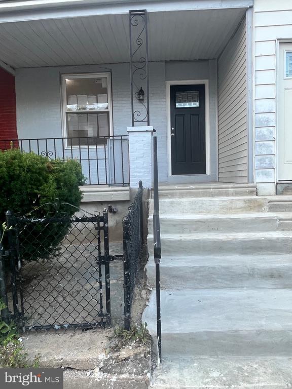 Building Photo - 5227 Addison St