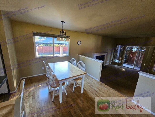 Foto del edificio - Charming 3BR/2BA Home with Spacious Layout...