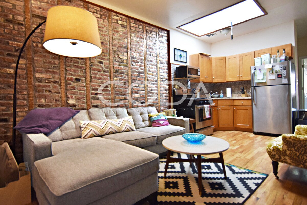 Foto principal - 102 Eagle St