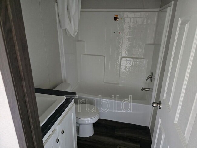 Foto del edificio - 108 Gawain Dr