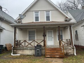 Building Photo - 437 Hiett Ave