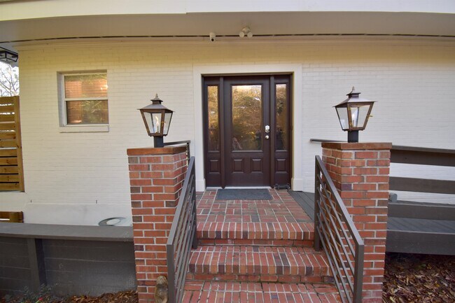 Foto del edificio - 2002 Greenwood Dr